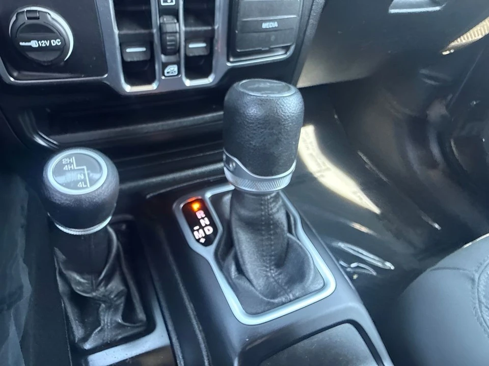 2020 Jeep JT Gladiator - Image 13 of 29