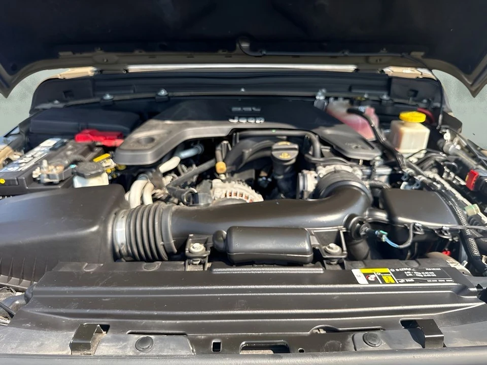 2020 Jeep JT Gladiator - Image 18 of 25