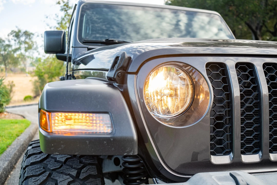2020 Jeep JT Gladiator - Image 9 of 31