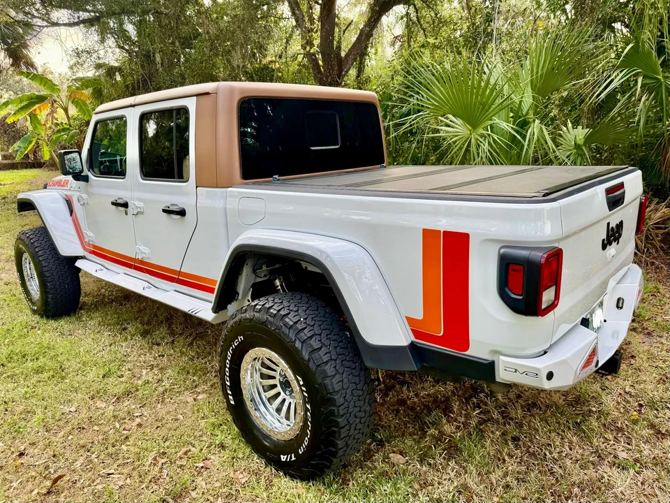 2020 Jeep JT Gladiator - Image 9 of 31