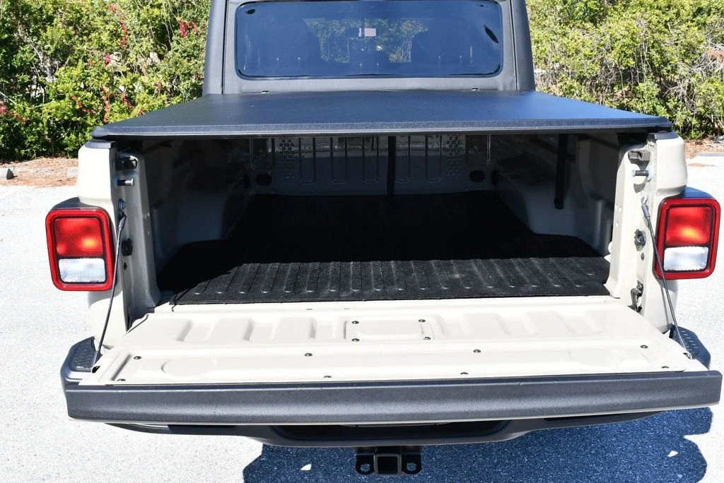 2020 Jeep JT Gladiator - Image 17 of 21
