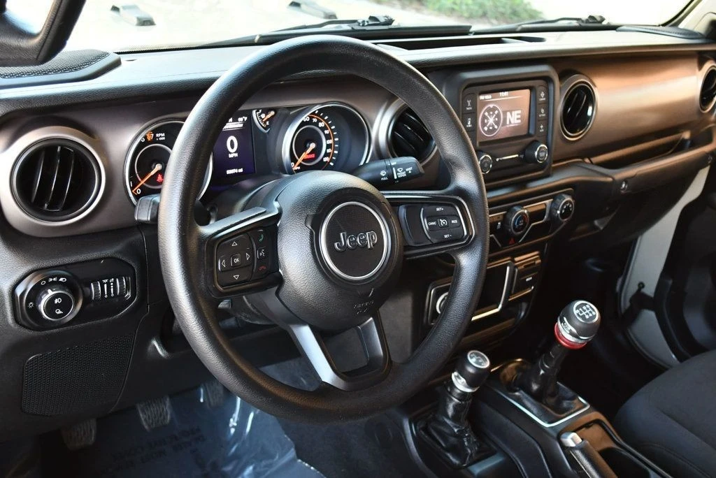 2020 Jeep JT Gladiator - Image 13 of 21