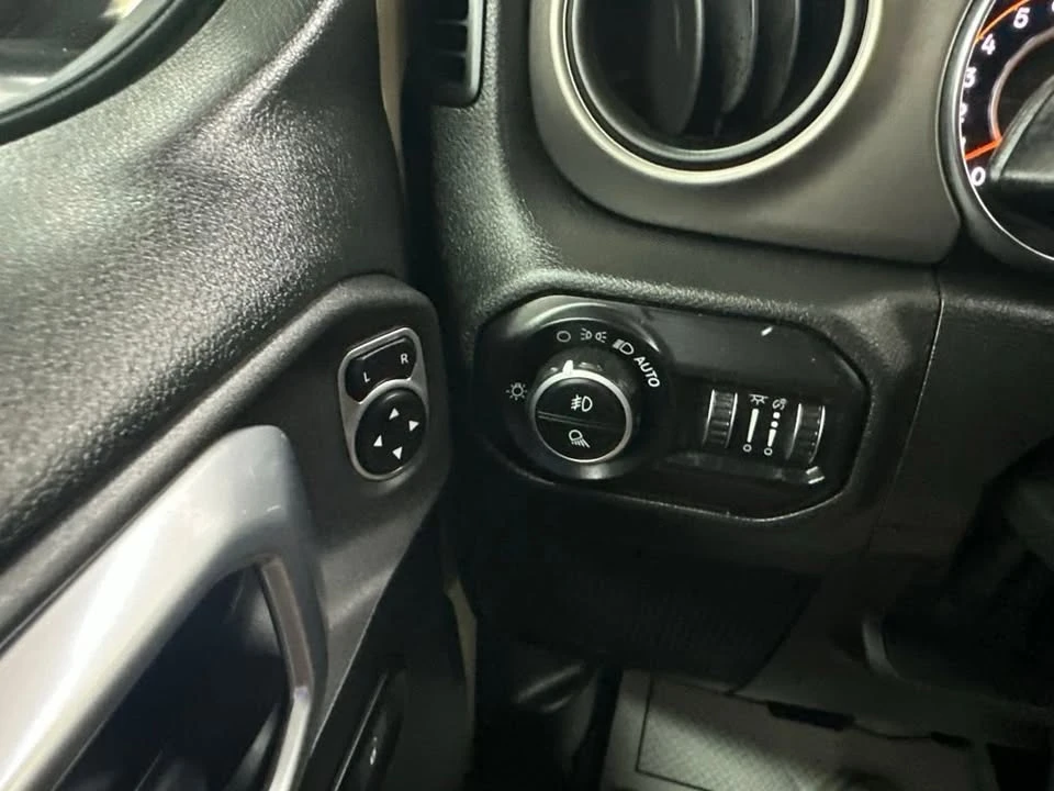 2020 Jeep JT Gladiator - Image 16 of 20