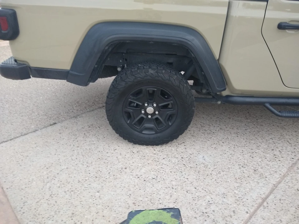 2020 Jeep JT Gladiator - Image 24 of 31