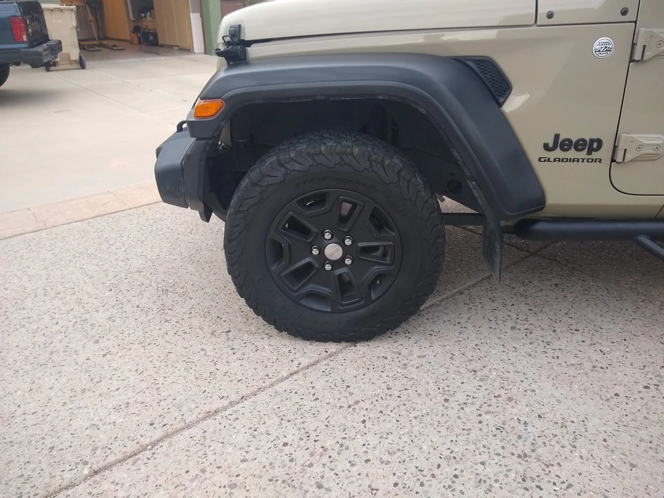 2020 Jeep JT Gladiator - Image 25 of 31