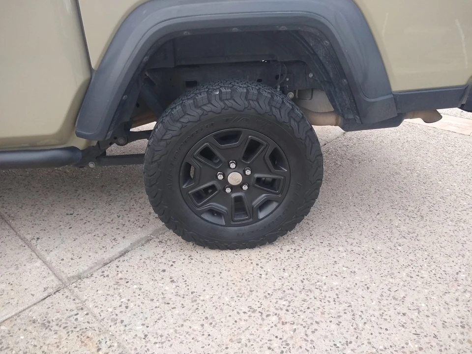 2020 Jeep JT Gladiator - Image 26 of 31