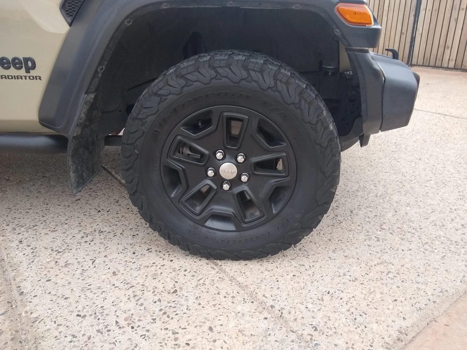 2020 Jeep JT Gladiator - Image 23 of 31