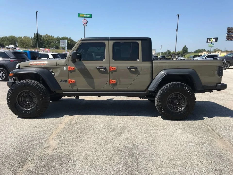 2020 Jeep JT Gladiator - Image 2 of 19