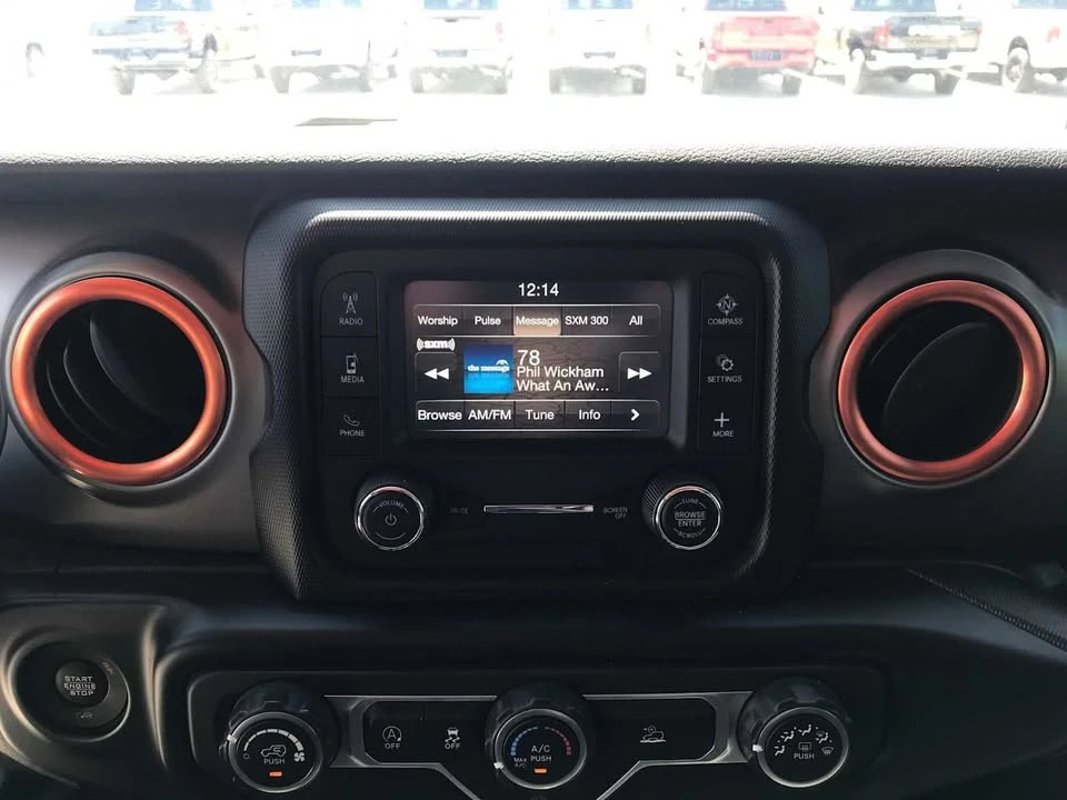 2020 Jeep JT Gladiator - Image 16 of 19