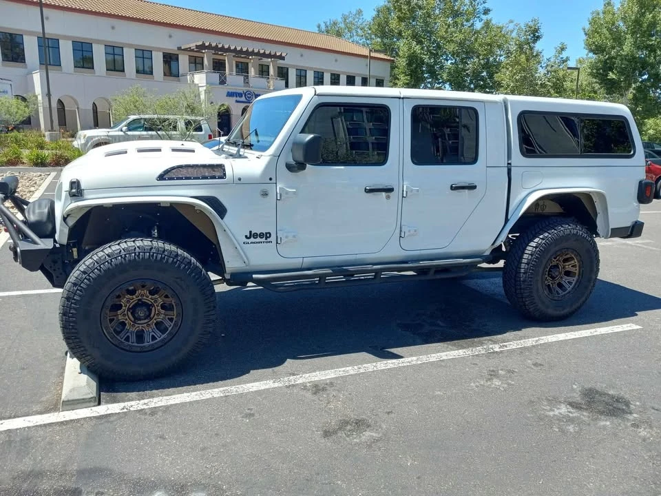 2020 Jeep JT Gladiator - Image 2 of 20