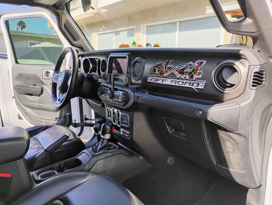 2020 Jeep JT Gladiator - Image 16 of 20
