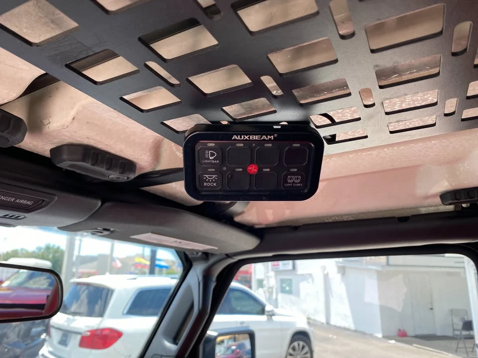 2020 Jeep JT Gladiator - Image 14 of 20