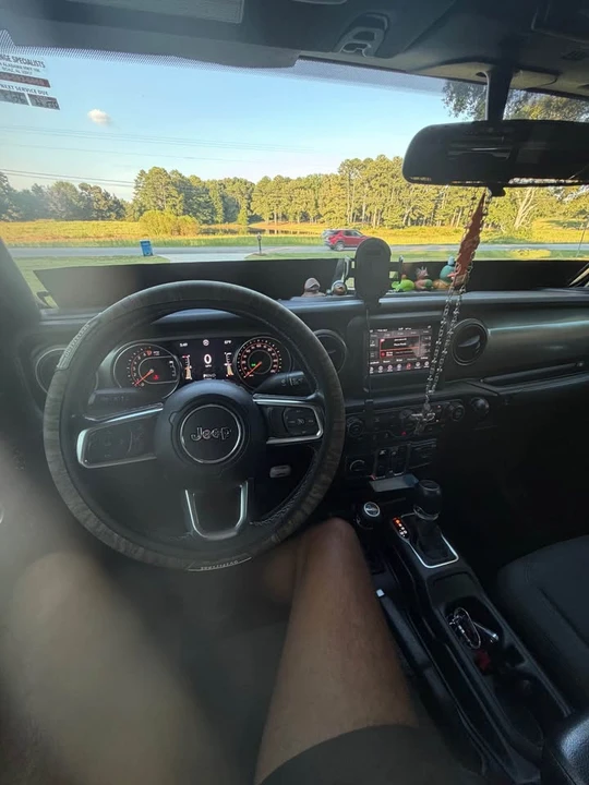 2020 Jeep JT Gladiator - Image 14 of 20