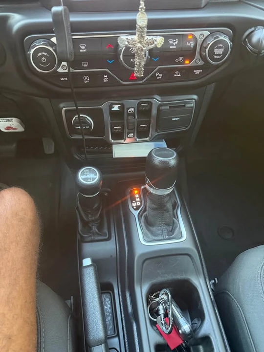 2020 Jeep JT Gladiator - Image 17 of 20