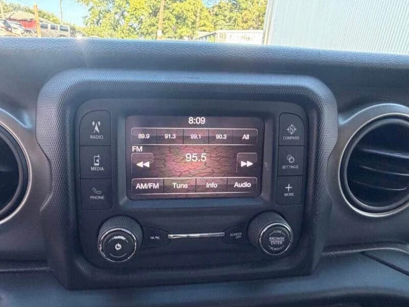 2020 Jeep JT Gladiator - Image 8 of 15