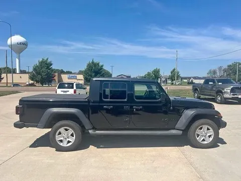 2020 Jeep Gladiator Sport Pickup 4D 5 ft