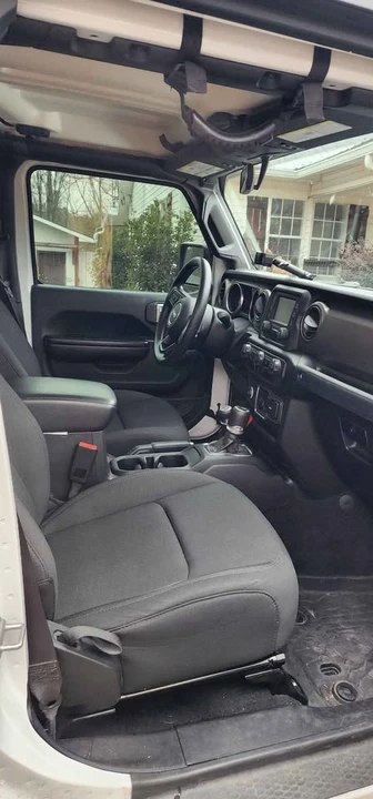 2020 Jeep JT Gladiator - Image 15 of 16