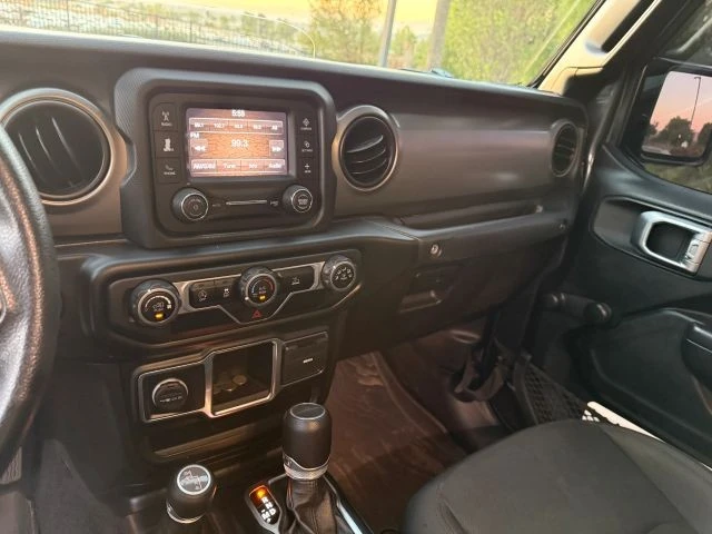 2020 Jeep JT Gladiator - Image 15 of 21