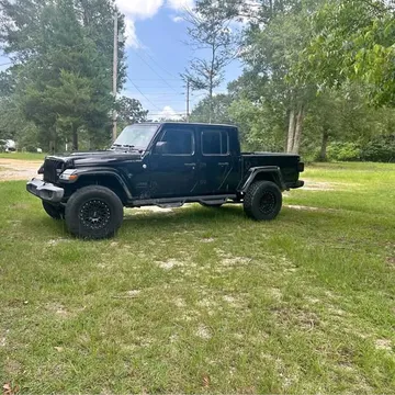 2020 Jeep Gladiator Sport Pickup 4D 5 ft