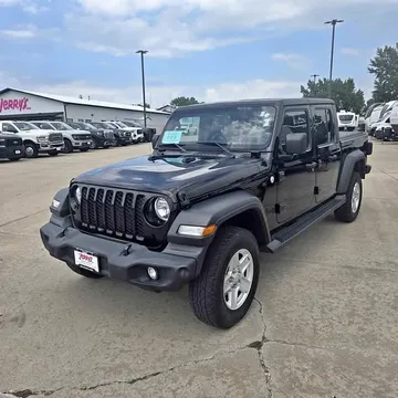 2020 Jeep Gladiator Sport Pickup 4D 5 ft