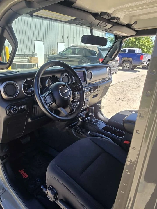 2020 Jeep JT Gladiator - Image 9 of 20