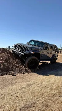 2020 Jeep Gladiator Sport Pickup 4D 5 ft
