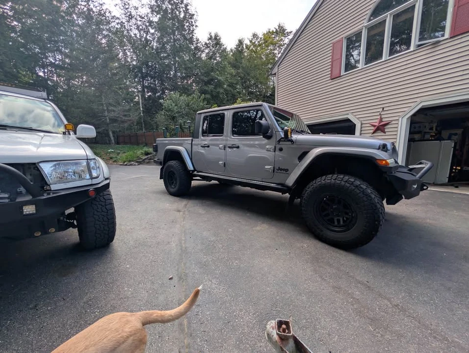 2020 Jeep JT Gladiator - Image 2 of 16