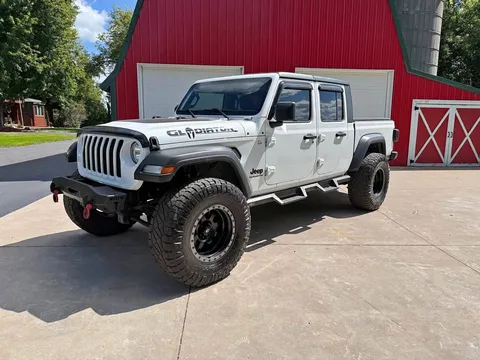 2020 Jeep Gladiator Sport Pickup 4D 5 ft