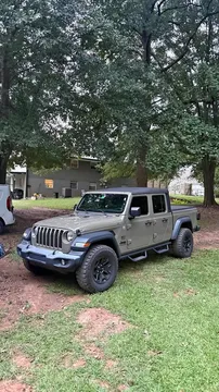 2020 Jeep Gladiator Sport Pickup 4D 5 ft