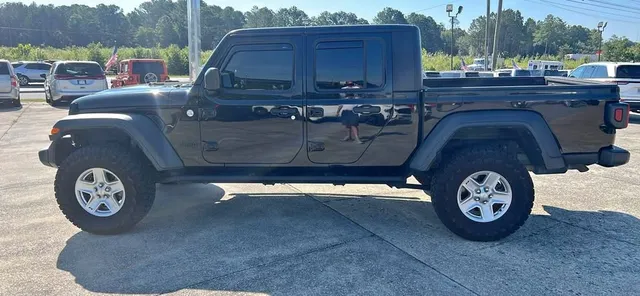 2020 Jeep Gladiator Sport Pickup 4D 5 ft