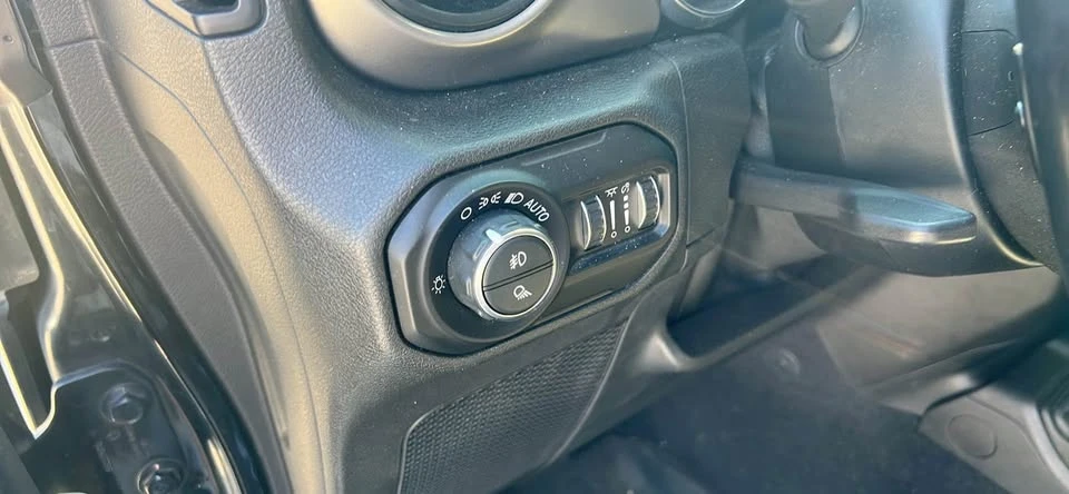 2020 Jeep JT Gladiator - Image 11 of 15