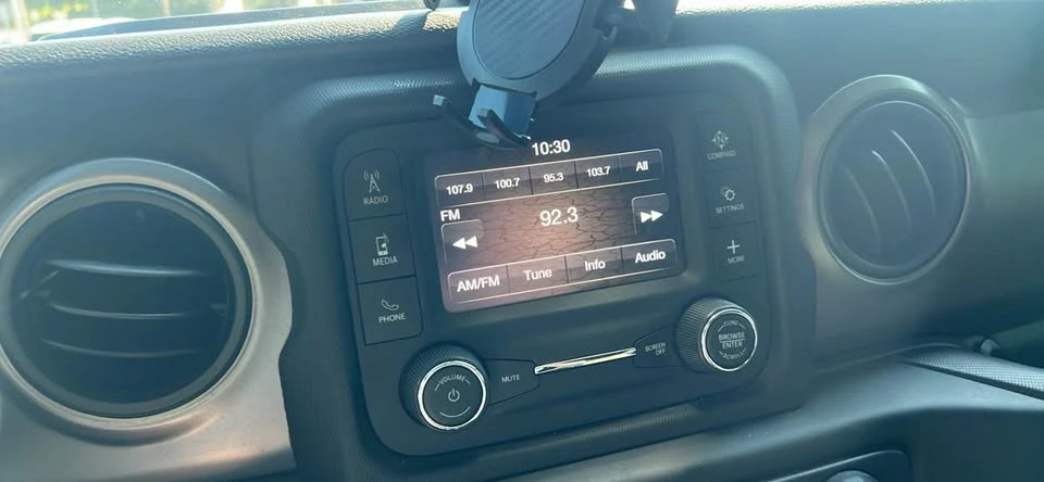 2020 Jeep JT Gladiator - Image 14 of 15