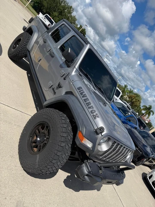 2020 Jeep JT Gladiator - Image 2 of 9