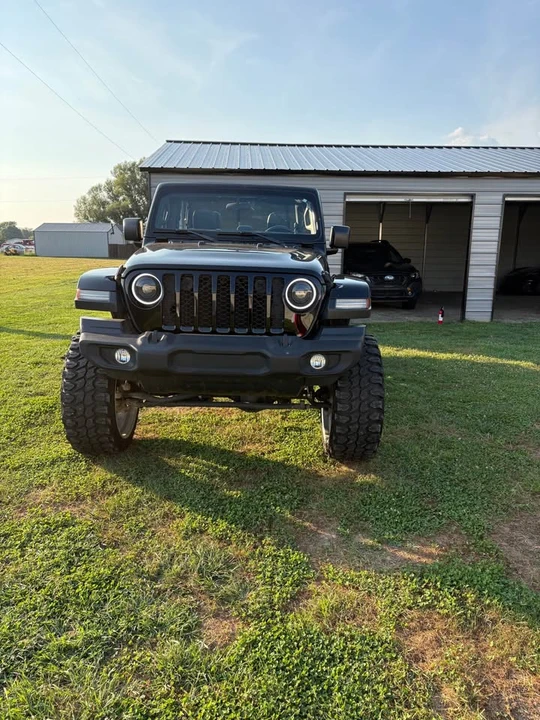 2020 Jeep JT Gladiator - Image 2 of 9