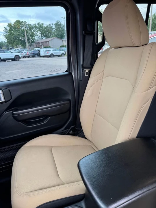 2020 Jeep JT Gladiator - Image 15 of 17