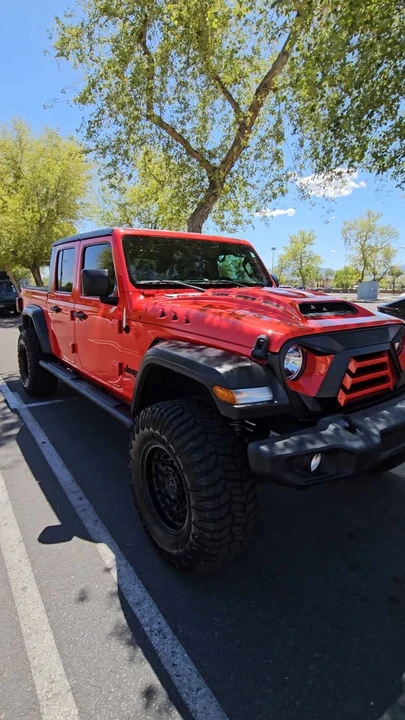 2020 Jeep JT Gladiator - Image 2 of 9