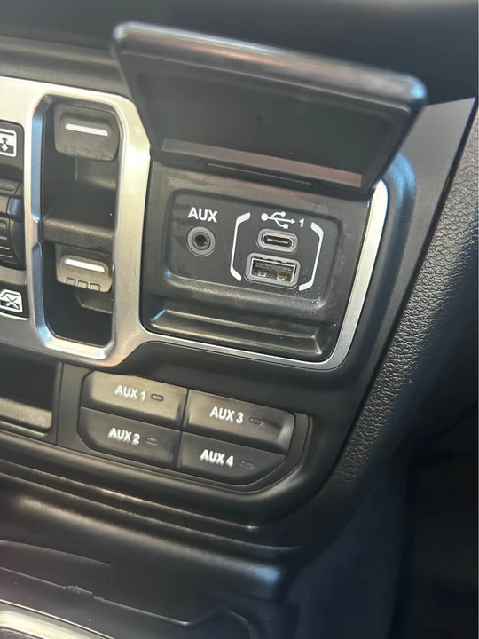 2020 Jeep JT Gladiator - Image 17 of 20