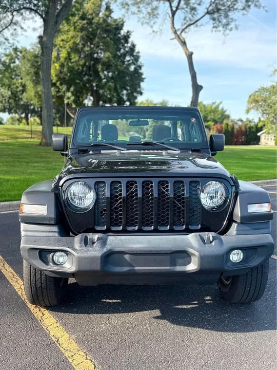 2020 Jeep JT Gladiator - Image 2 of 11