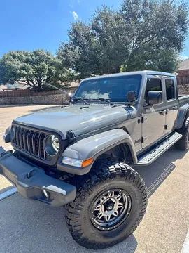 2020 Jeep Gladiator Sport Pickup 4D 5 ft