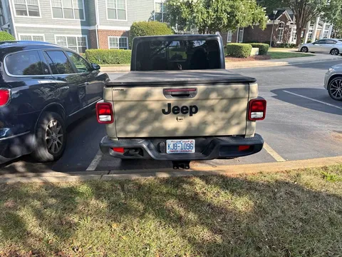 2020 Jeep Gladiator Sport Pickup 4D 5 ft