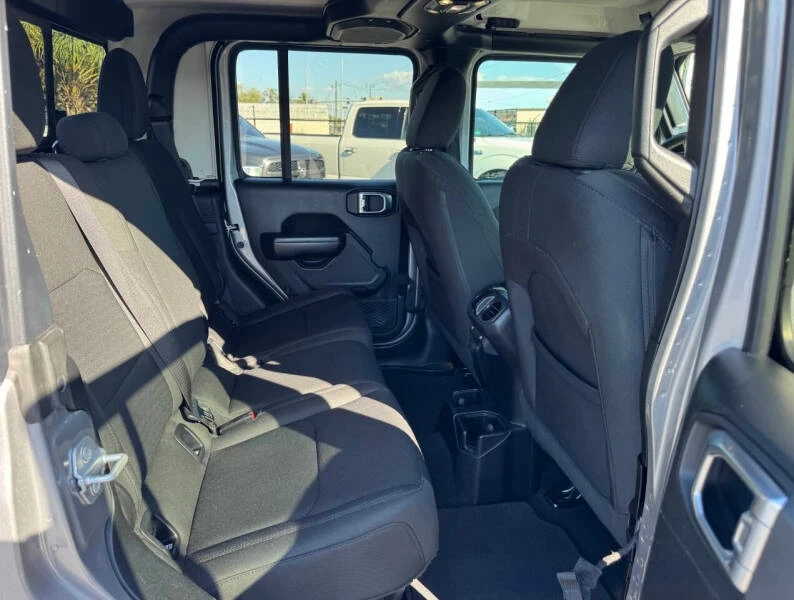2020 Jeep JT Gladiator - Image 17 of 18