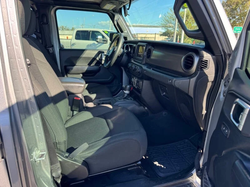 2020 Jeep JT Gladiator - Image 15 of 18