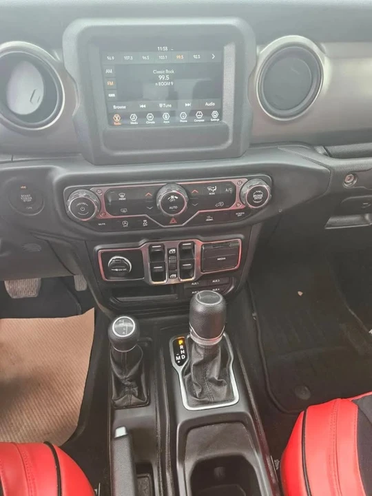 2020 Jeep JT Gladiator - Image 18 of 20