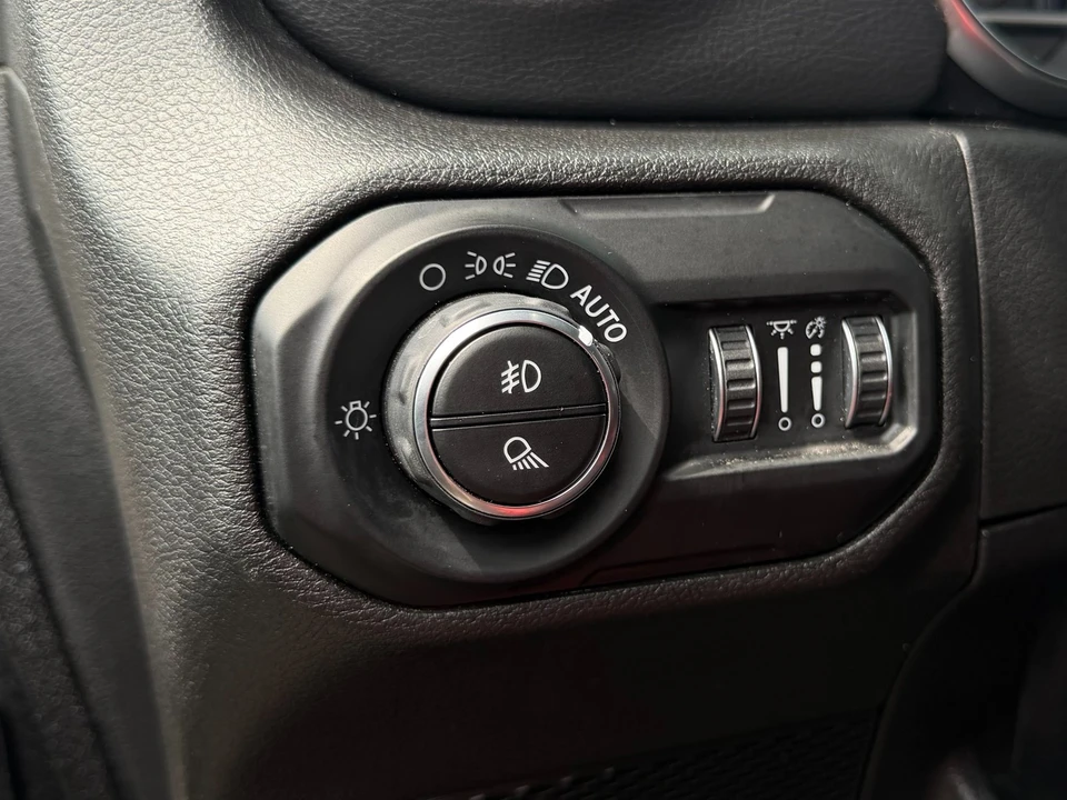 2020 Jeep JT Gladiator - Image 13 of 31