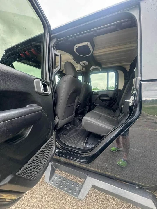 2020 Jeep JT Gladiator - Image 9 of 12