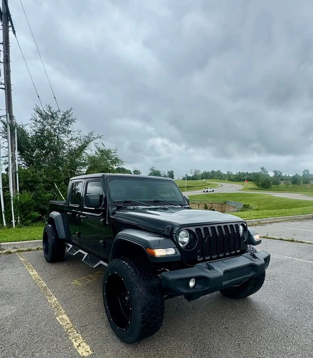 2020 Jeep JT Gladiator - Image 2 of 12
