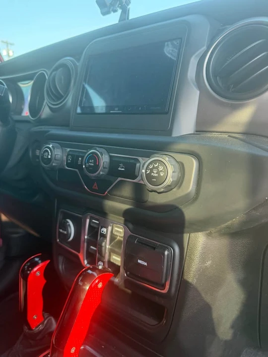 2020 Jeep JT Gladiator - Image 8 of 13