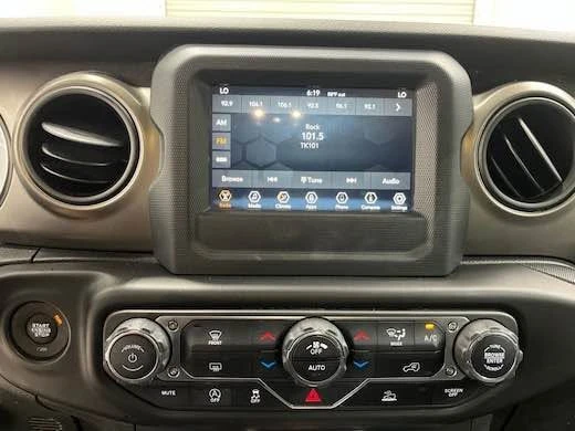 2020 Jeep JT Gladiator - Image 9 of 20