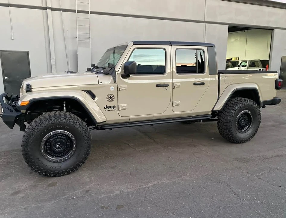 2020 Jeep JT Gladiator - Image 2 of 3