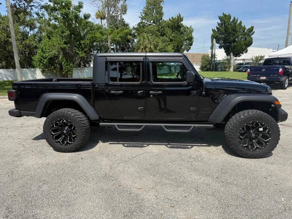 2020 Jeep JT Gladiator - Image 2 of 11
